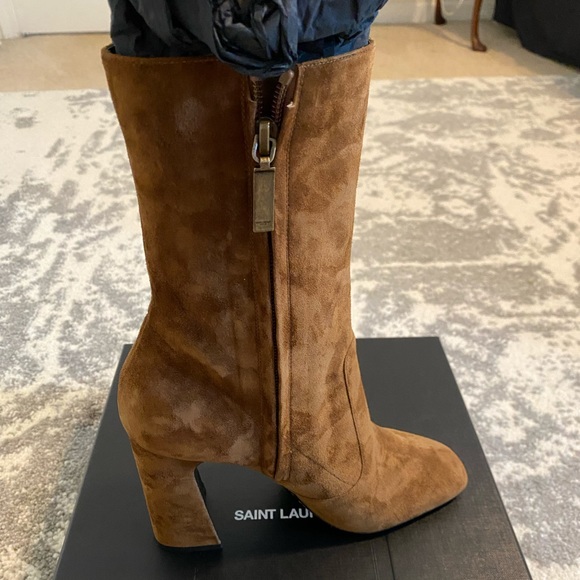 Saint Laurent brown suede ankle booties. - Picture 5 of 7